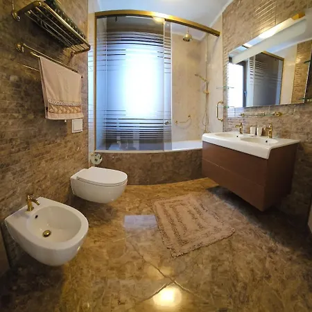 Seaview 2 Bedroom With Swimming Pool & Pkg Apartment Varna