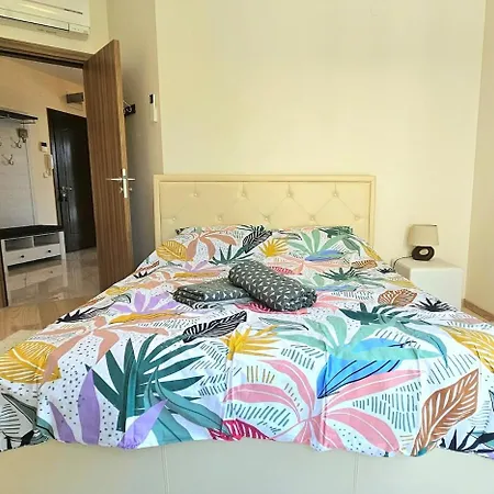 Apartment Seaview 2 Bedroom With Swimming Pool & Pkg